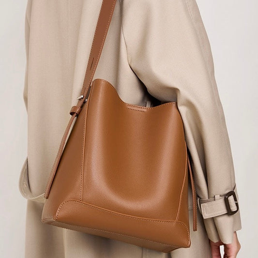 Clean Bucket Bag