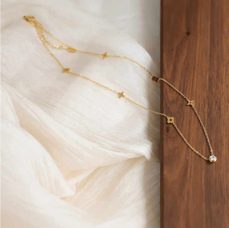 Elaris Bloom Crystal Necklace - Orlumea