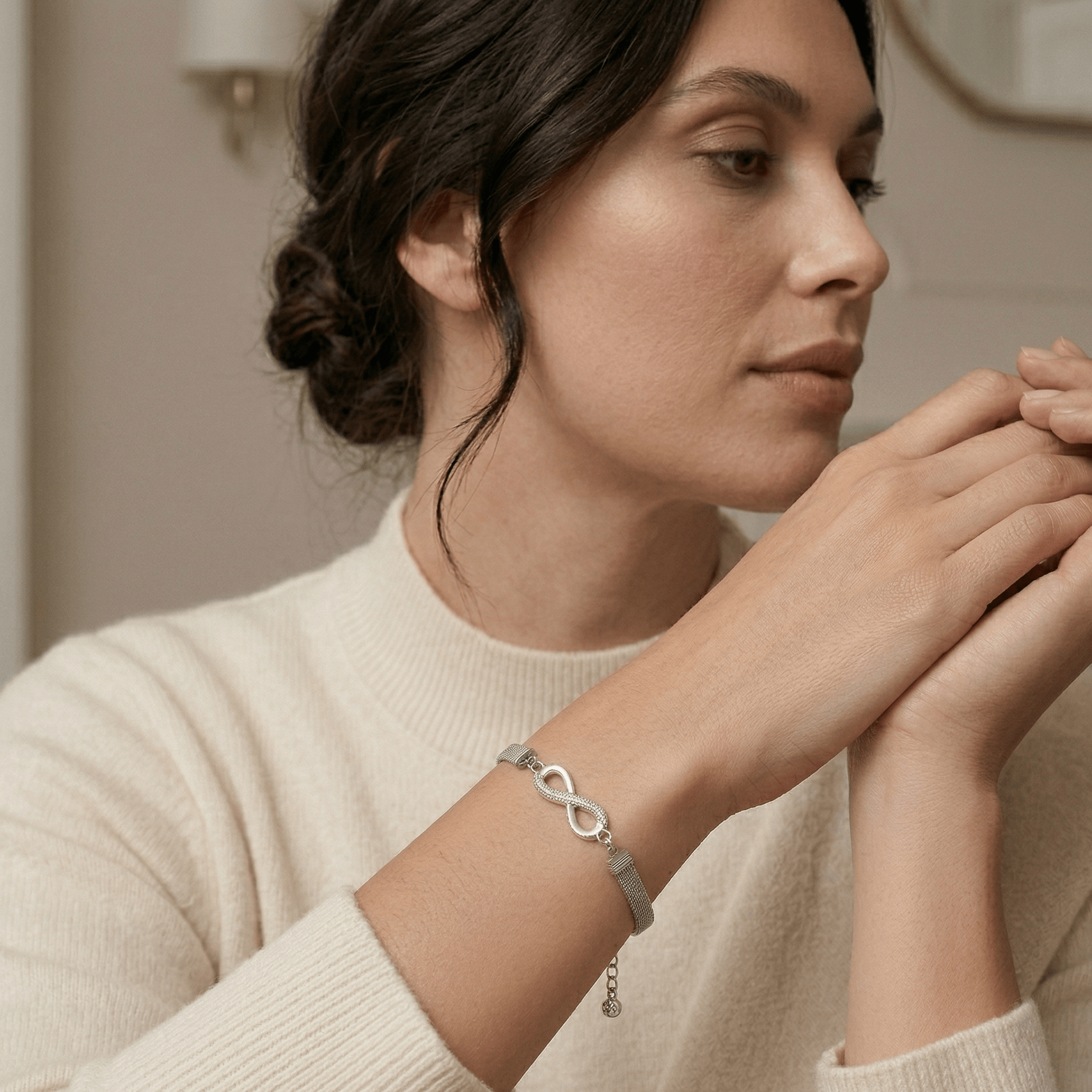 Infinity Crystal Bracelet - Orlumea