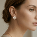 Pearl Flower Stud Earrings - Orlumea