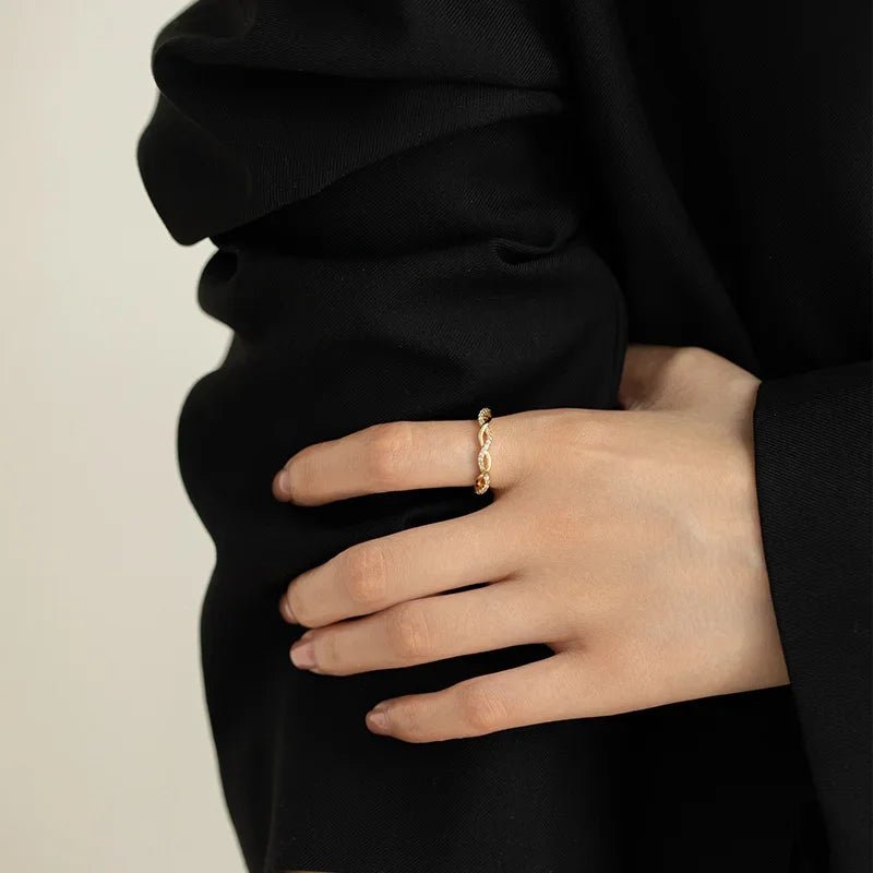 Twisted Zirconia Gold Ring - Orlumea
