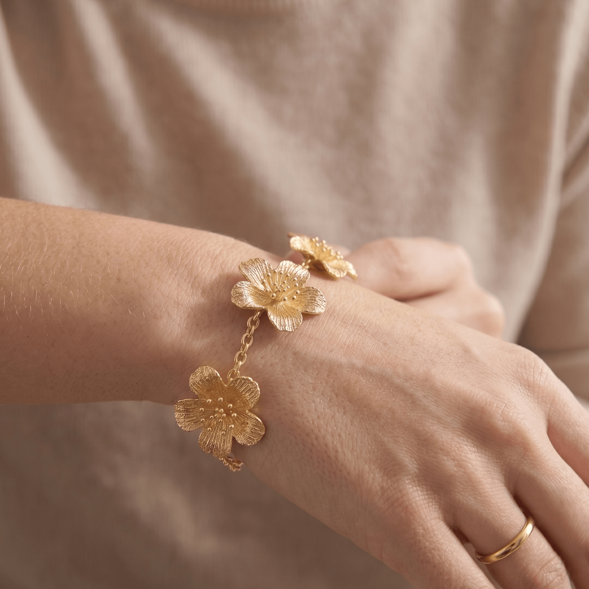 Veloura Bloom Bracelet - Orlumea
